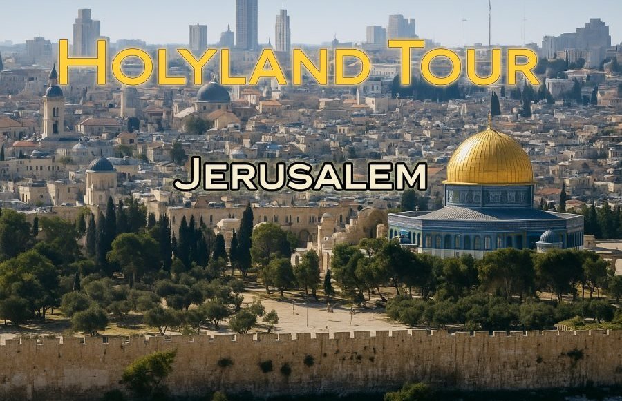 Pemandangan Kota Lama Yerusalem dengan Kubah Batu, bertuliskan Holyland Tour Jerusalem